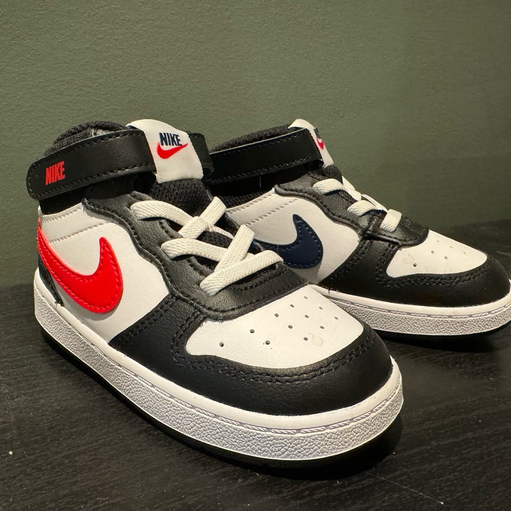 Nike All Day Play Toddler Size 8 Hi-Top
